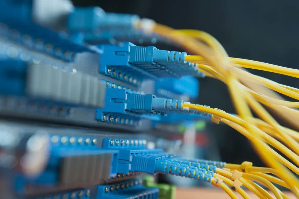 Оптичен Интернет